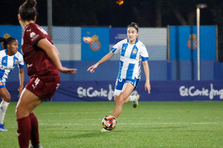 Lice Chamorro y Daniela Caracas tuvieron minutos en el Espanyol Femenino - DUX Logroño