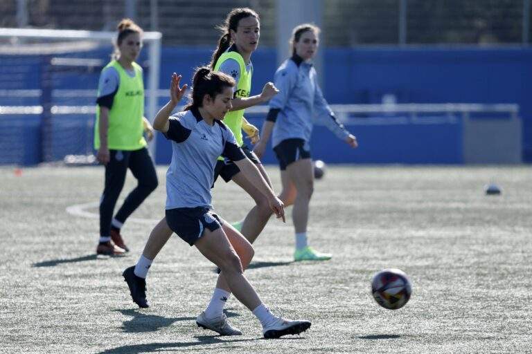 Carol Marín en un entrenamiento con el Espanyol Femenino