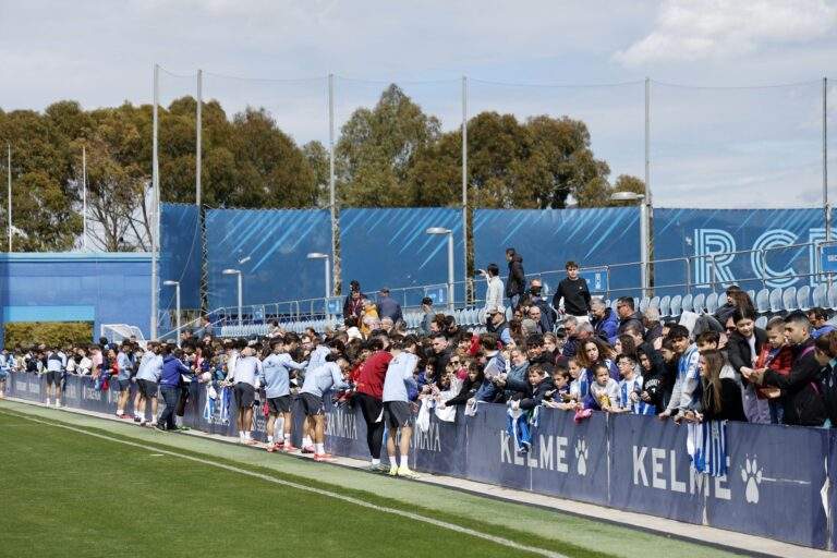 Unas 1.150 personas se acercaron al entrenamiento a puerta abierta del Espanyol