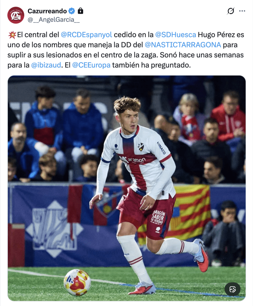 Hugo Pérez en un partido con la SD Huesca