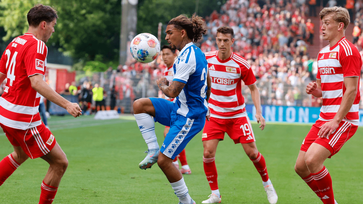 Tyrhys Dolan en su debut con el RCD Espanyol