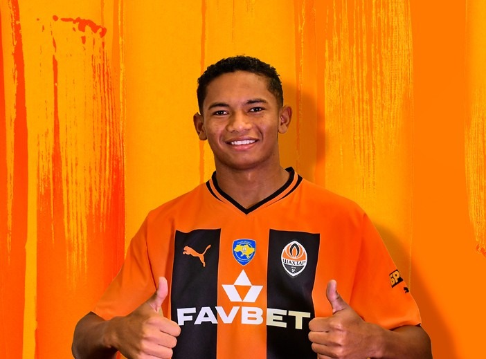 Eguinaldo de Sousa Lemos se cuela en la lista de Monchi Eguinaldo de Sousa Lemos es jugador del Shakhtar Donetsk