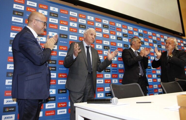 Fallece José Emilio Santamaría, histórico entrenador del Espanyol José Emilio Santamaria, durante su etapa como entrenador del Espanyol