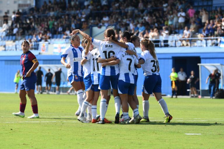 Las jugadoras del Espanyol Femenino celebran un gol en el derbi de la jornada 1