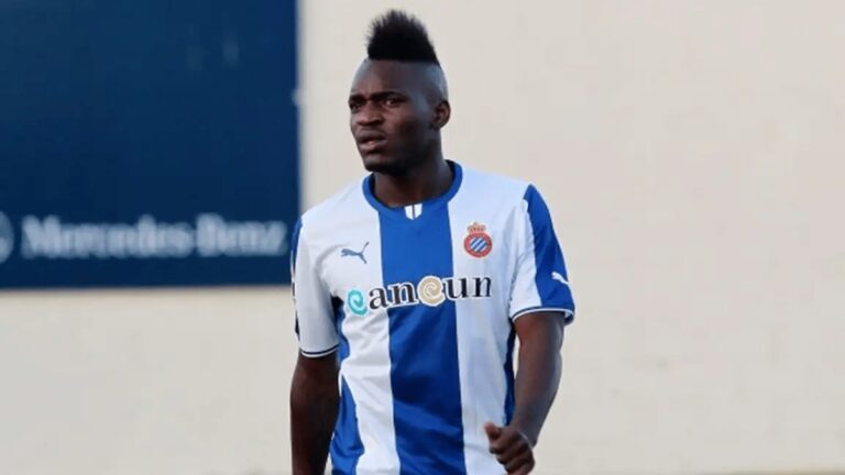 Thievy Bifouma en un partido con el Espanyol
