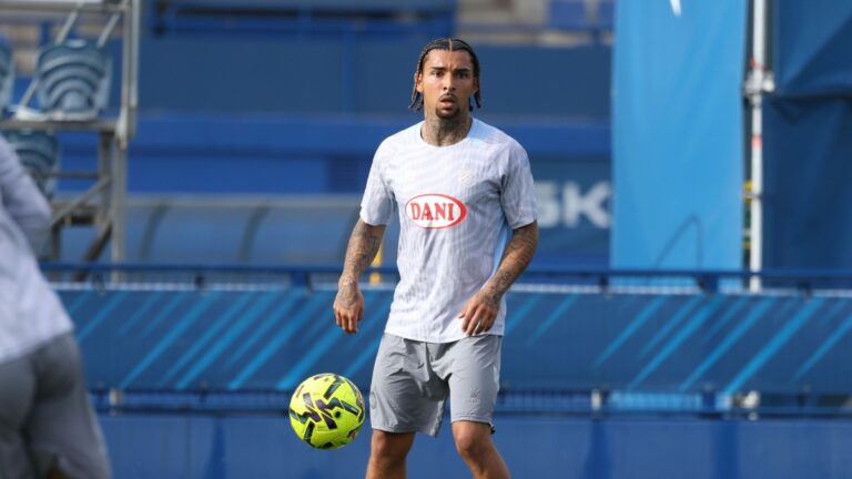 Tyrhys Dolan: «No es una sorpresa que el Espanyol esté en el ‘top6’ Tyrhys Dolan, en un ejercicio con balón en un entrenamiento