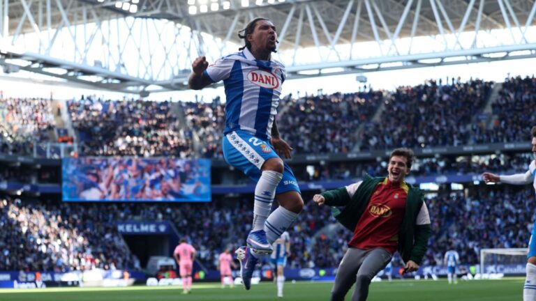 Tyrhys Dolan se suma al gol del Espanyol Tyrhys Dolan, durante el gol que supuso el 2-1 entre el Espanyol y el RC Celta de Vigo