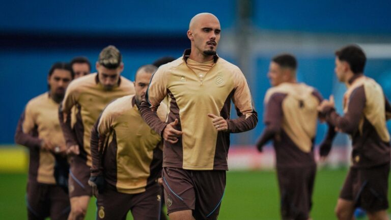 Vanja Drkušić pone fin a su periodo de adaptación con el Espanyol Vanja Drkušić entrena en la CE Dani Jarque el partido ante el Racing de Santander