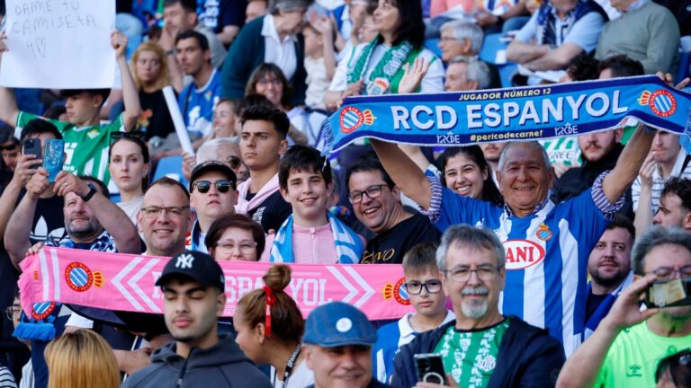 La afición del Espanyol registró una gran entrada ante el Real Betis