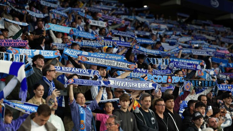 La afición del Espanyol explota en su regreso al RCDE Stadium: «Fuera, fuera» Más de 25.000 personas presenciaron el Espanyol - Levante UD en el RCDE Stadium