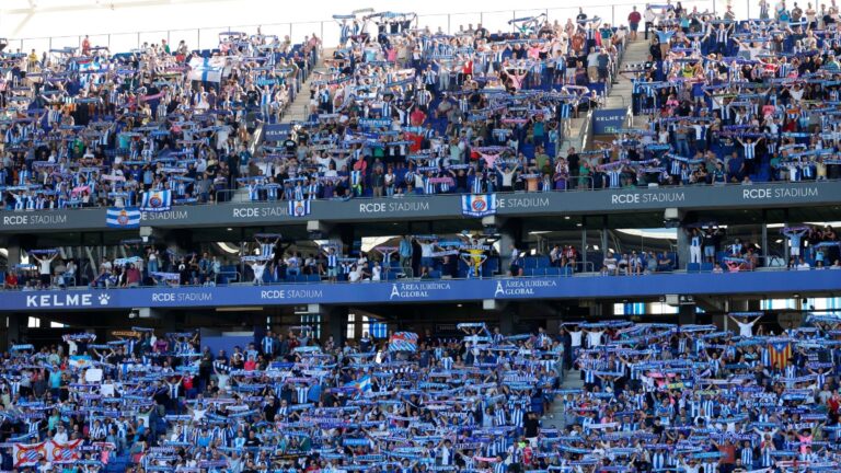 Más de 24.000 aficionados asistieron al Espanyol - Deportivo Alavés en el RCDE Stadium