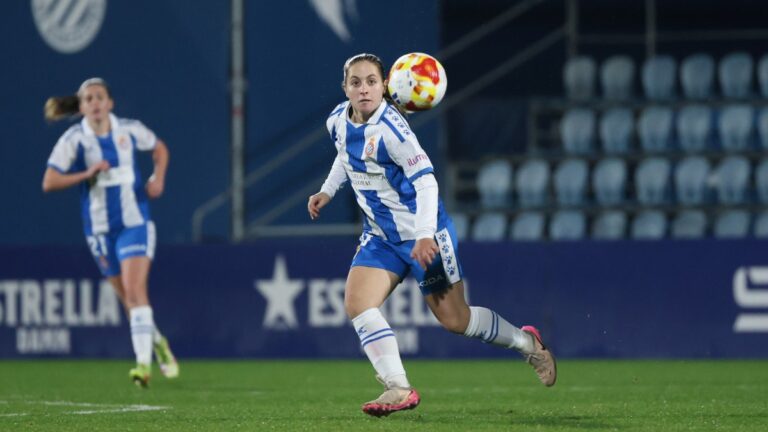 Aina Duran viste la blanquiazul en su regreso en la Copa de la Reina