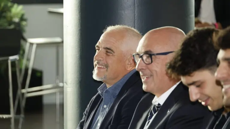 Alan Pace, en el RCDE Stadium en un acto de fidelidad de 25 años con los socios