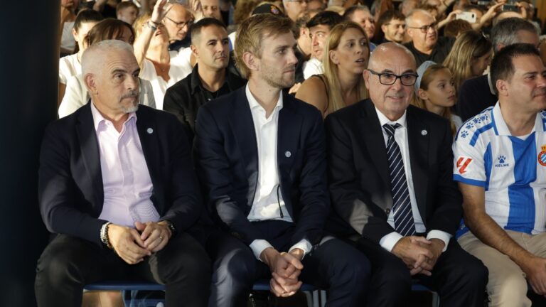Alan Pace, en el RCDE Stadium para presenciar un acto con los socios blanquiazules