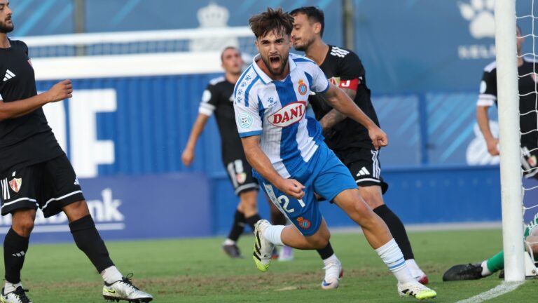 Alejandro Santiago, uno de los cambios del Espanyol B, hizo el empate ante la UD Barbastro