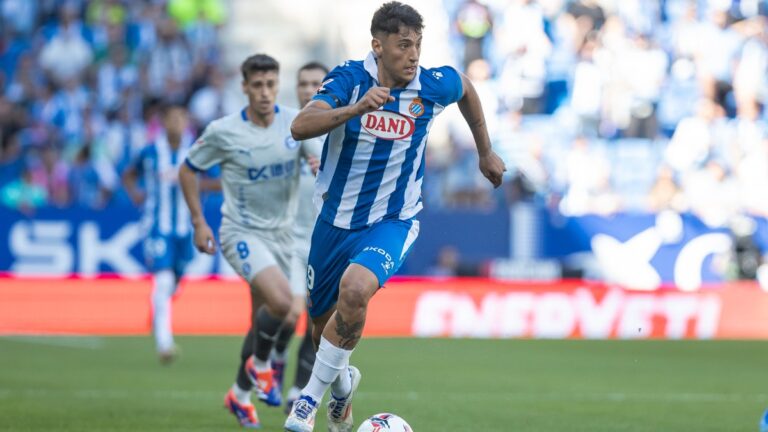 Alejo Veliz enlazó su quinta titularidad como perico en el Espanyol - Deportivo Alavés