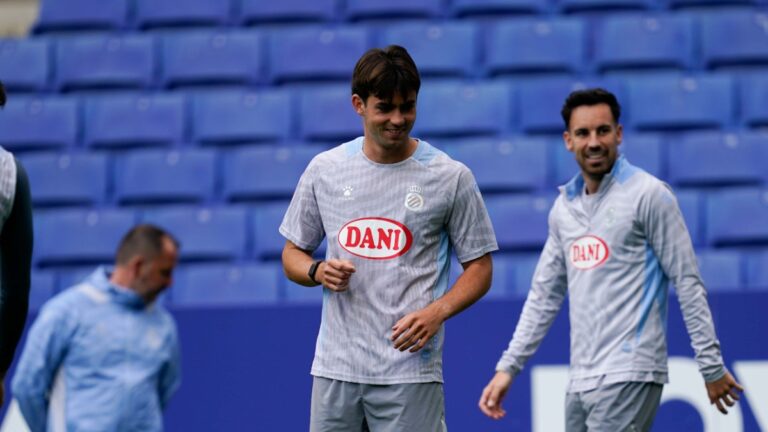 Álex Almansa es una de las novedades del Espanyol en la convocatoria para medirse al Real Madrid