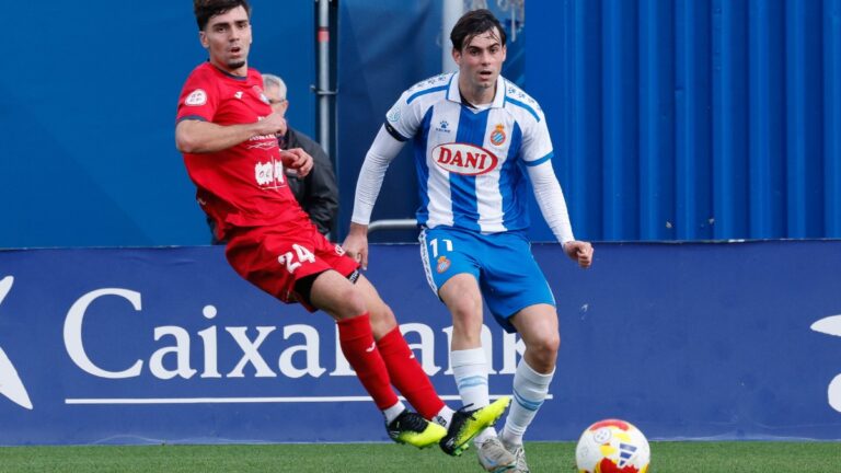 Álex Almansa, en el Espanyol B - UE Porreres