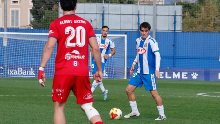 Álex Bombardó fue titular en el Espanyol B - UE Porreres