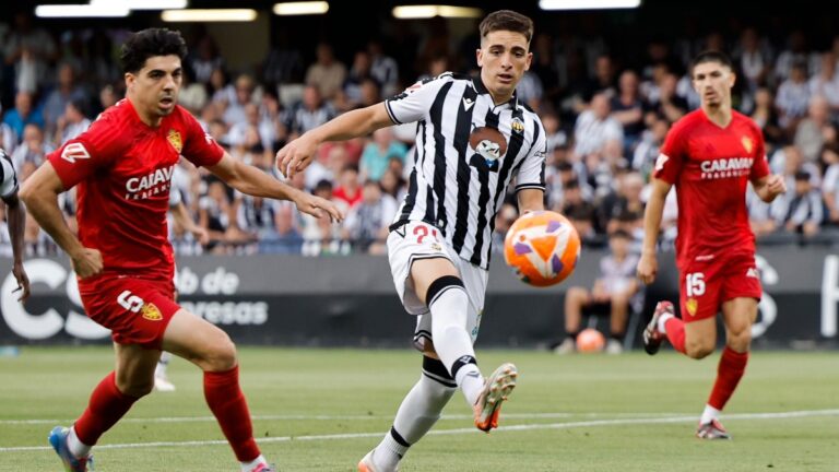 Álex Calatrava fue titular en el CD Castellón - Real Zaragoza