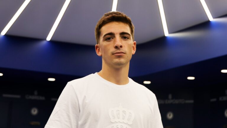 El traspaso de Álex Calatrava al Espanyol en cifras Álex Calatrava visita el RCDE Stadium coincidiendo con su fichaje
