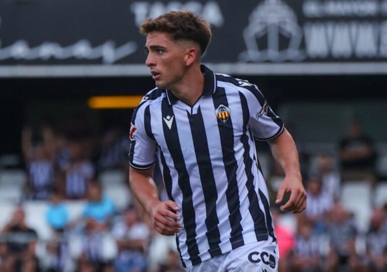 Álex Calatrava, en un partido del CD Castellón en Castalia