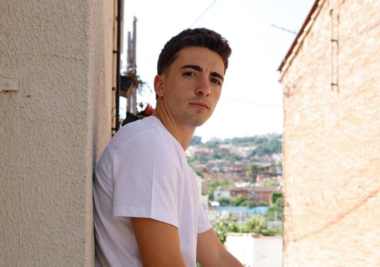 Àlex Calatrava: «El CD Castellón me ayudó dentro de las posibiliades económicas que se pedían» Àlex Calatrava, anunciado como nuevo jugador del Espanyol