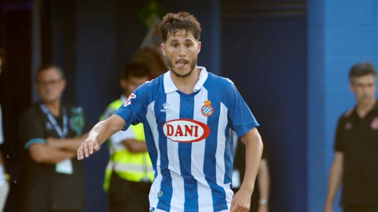 Álvaro Tejero, en la CE Dani Jarque durante el amistoso ante la SD Huesca