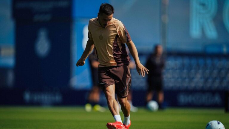 Andoni Gorosabel prepara el CA Osasuna - Espanyol con el grupo