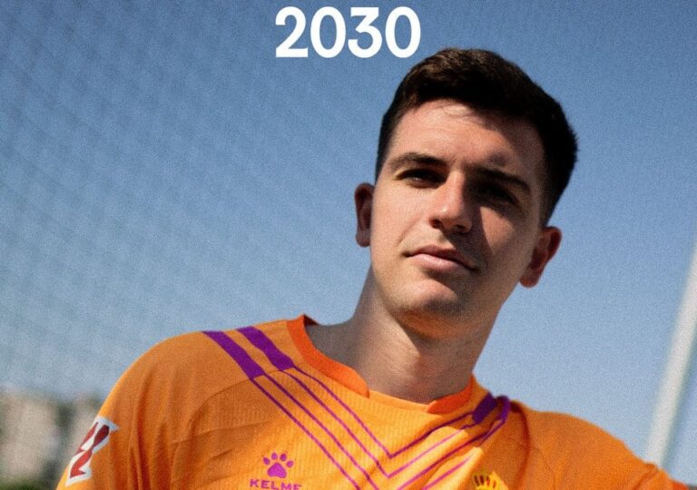 Àngel Fortuño, renueva con el Espanyol hasta 2030