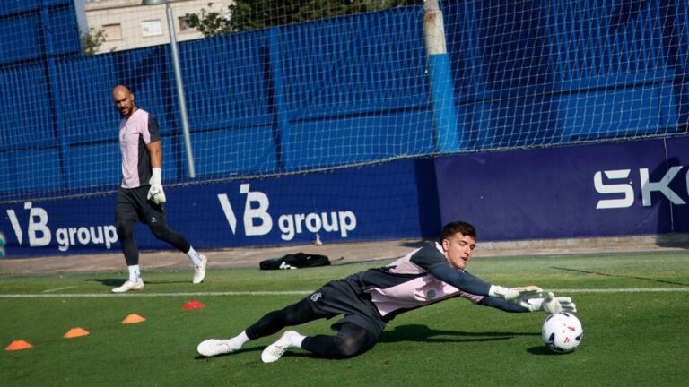 Dmitrovic y Àngel Fortuño son los porteros del Espanyol
