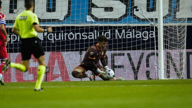 La noche estelar de Àngel Fortuño Àngel Fortuño, titular en el Málaga CF - Espanyol