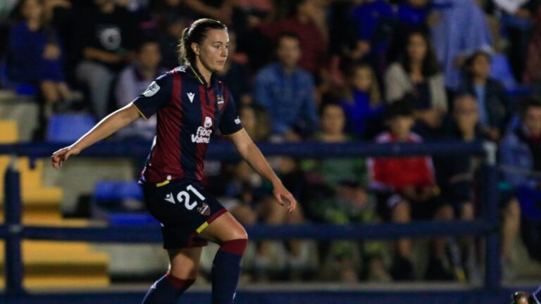 Anna Torrodà, en un partido con el Levante UD