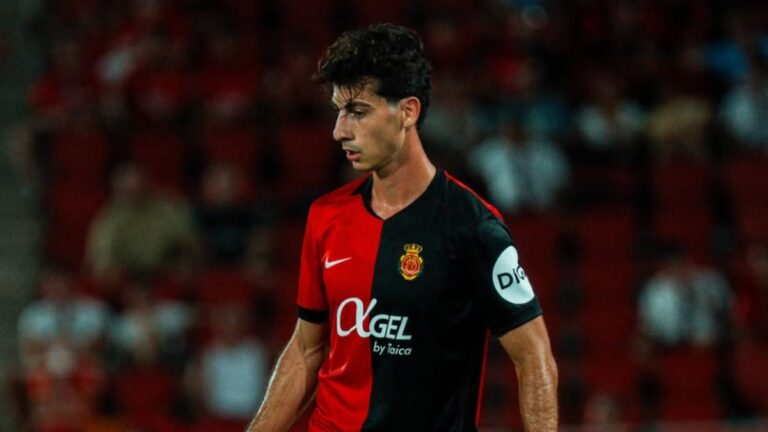 Contratiempo para Antoniu Roca Antoniu Roca suma minutos en Son Moix con el RCD Mallorca