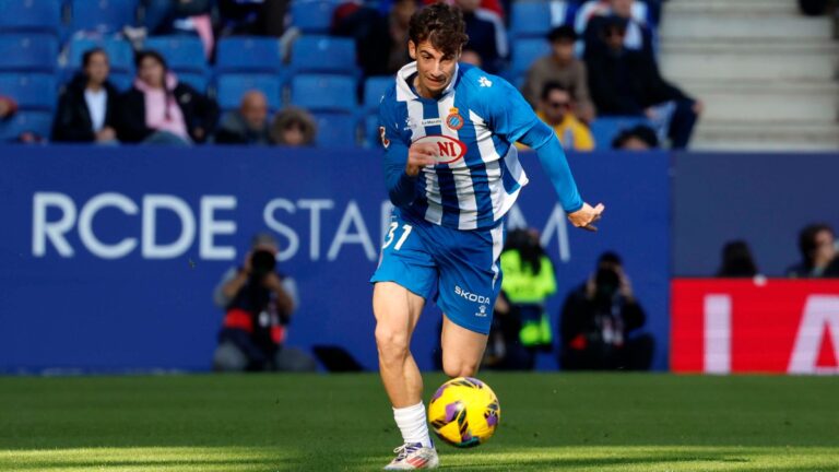 Antoniu Roca, en un partido en el RCDE Stadium