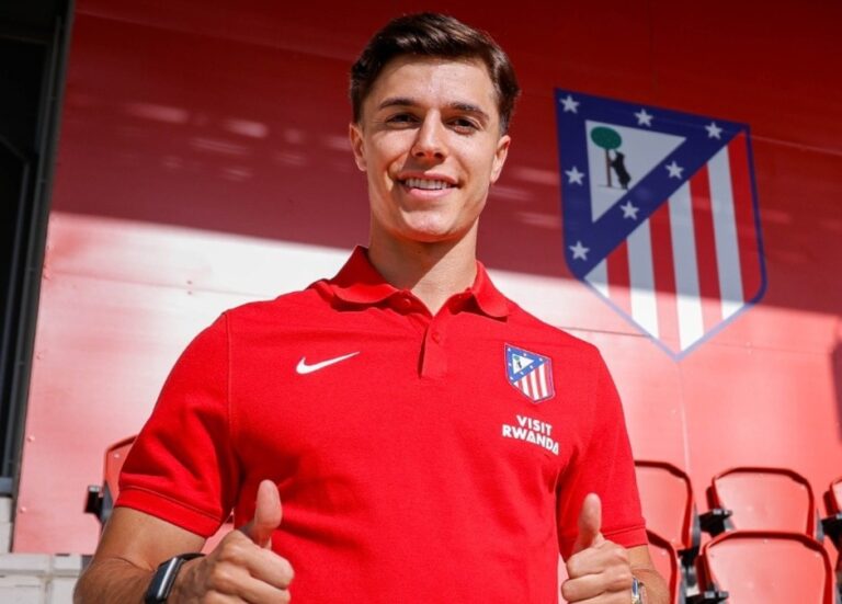 Arnau Ortíz, en su presentación como jugador del Atlético de Madrid B