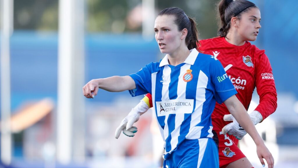 Arola Aparicio explica su salida del Espanyol: "No era fácil decir que no al proyecto" 1 Arola Aparicio completó los 90 minutos en el Espanyol Femenino - Real Sociedad