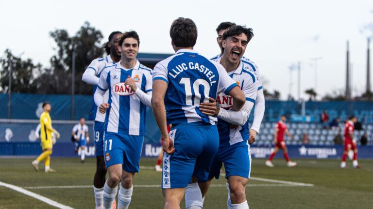 El Espanyol B celebra un gol ante el Terrassa FC en la CE Dani Jarque