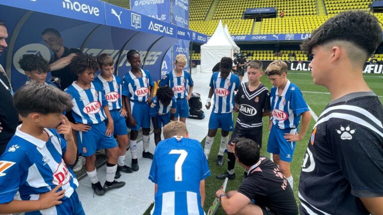 El Alevín A del Espanyol luce botas negras en el torneo de LaLiga FC Futures
