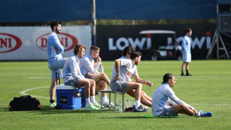 El Espanyol regresa a los entrenamientos en la CE Dani Jarque