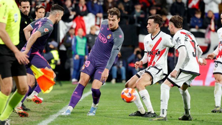 Rayo Vallecano y Levante UD, claves para la salvación Edu Expósito y Urko González de Zárate la temporada pasada en Vallecas