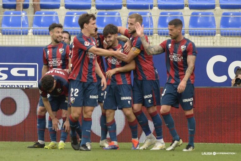 Javi Hernández marcó el 3-2 para la SD Huesca ante el CD Eldense