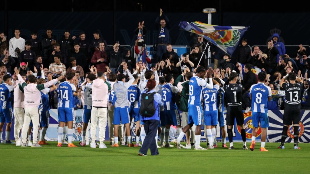 Los mejores momentos del Espanyol B – Barça Atlètic 3 El Espanyol B agradece el apoyo de la afición en la CE Dani Jarque