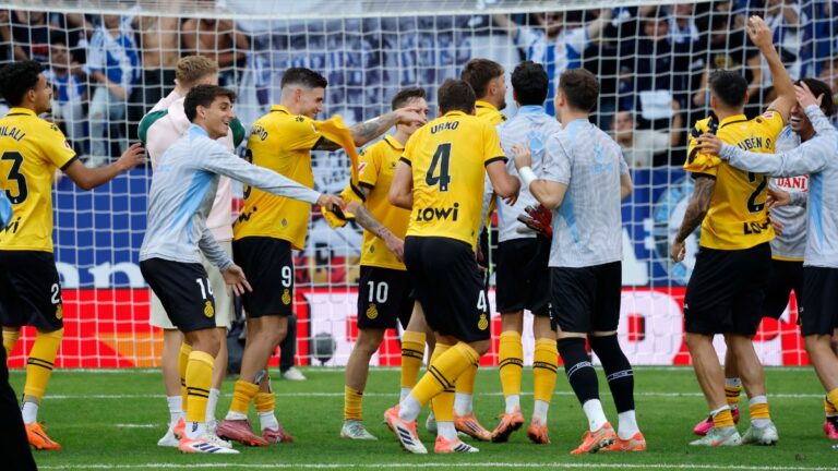 El Espanyol estalla de felicidad al redondear la fiesta del 125 aniversario con una victoria ante el Elche CF