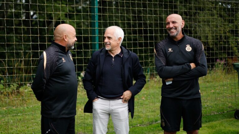 Manolo González, Alan Pace y Monchi, en la Ciudad Deportiva del Burnley