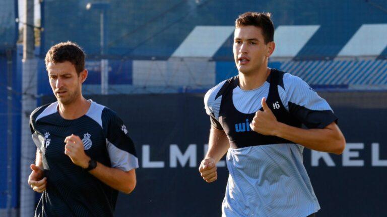 César Montes, en su primer entrenamiento con el Espanyol tras las vacaciones