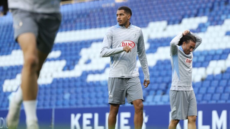 Charles Pickel prepara un partido de LaLiga en el RCDE Stadium