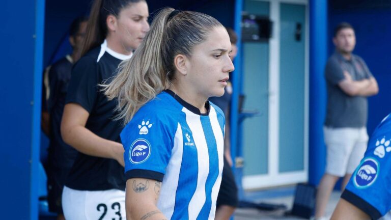 Claudia Bicho salta al campo 1 de la CE Dani Jarque