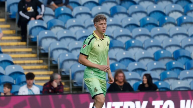 Clemens Riedel, titular en el Burnley FC - Espanyol