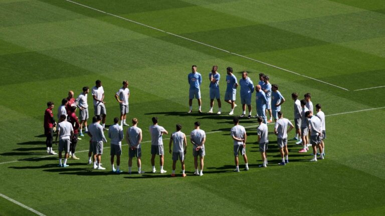 El Espanyol termina de preparar el derbi ante el FC Barcelona en el RCDE Stadium